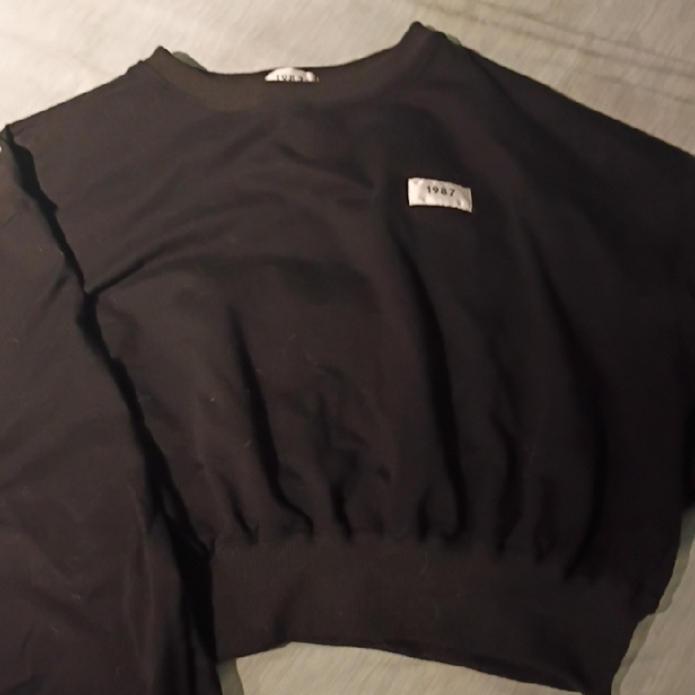 1987 Label Crewneck Top
